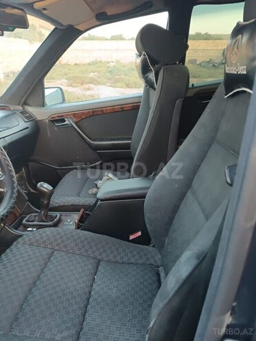 Mercedes C 180 1997, 12,000 km - 1.8 l - Salyan