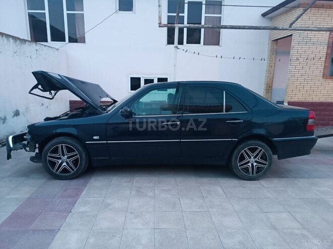 Mercedes C 180 1997, 12,000 km - 1.8 l - Salyan