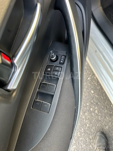 Toyota Corolla 2019, 84,244 km - 1.6 l - Bakı