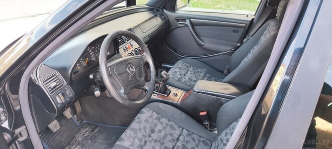 Mercedes C 200 1997, 320,000 km - 2.3 л - Bakı