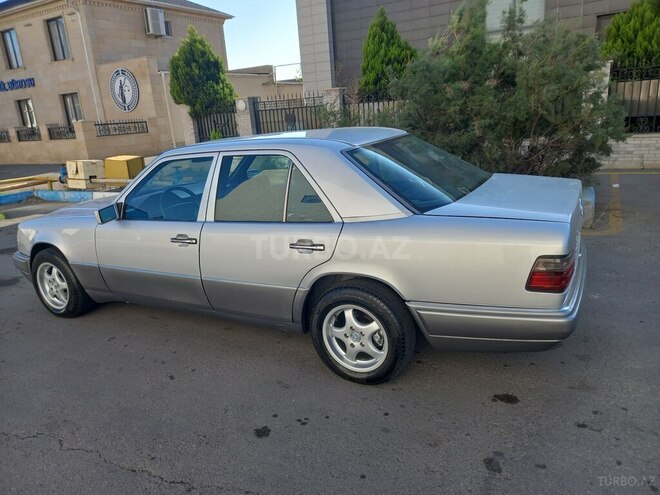 Mercedes E 220 1994, 395,000 km - 2.2 l - Bakı