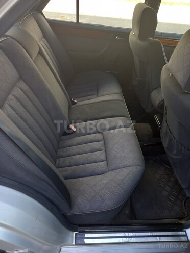 Mercedes E 220 1994, 395,000 km - 2.2 l - Bakı