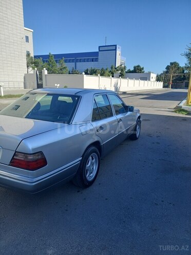 Mercedes E 220 1994, 395,000 km - 2.2 l - Bakı