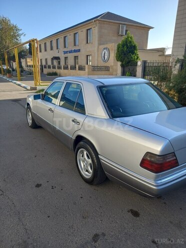 Mercedes E 220 1994, 395,000 km - 2.2 l - Bakı