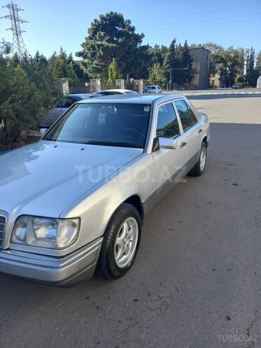 Mercedes E 220 1994, 395,000 km - 2.2 l - Bakı