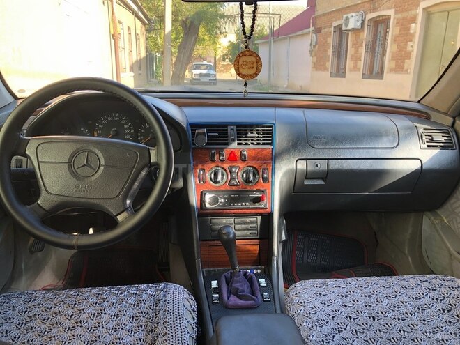 Mercedes C 180 1994, 124,369 km - 1.8 l - Gəncə