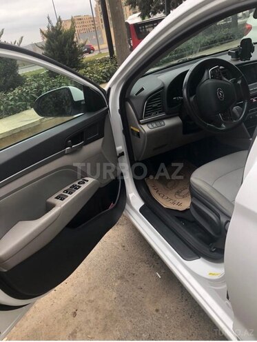 Hyundai Elantra 2017, 133,000 km - 1.4 l - Bakı