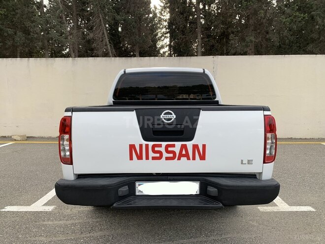 Nissan Navara 2014, 165,200 km - 2.5 л - Bakı