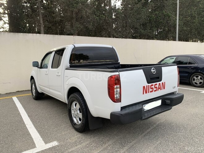 Nissan Navara 2014, 165,200 km - 2.5 л - Bakı