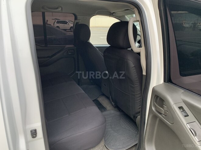 Nissan Navara 2014, 165,200 km - 2.5 л - Bakı