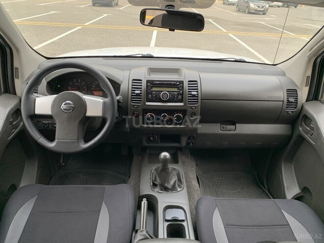 Nissan Navara 2014, 165,200 km - 2.5 л - Bakı
