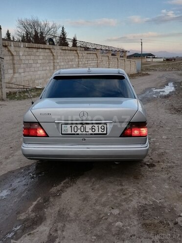 Mercedes E 220 1993, 500,000 km - 2.2 l - Bakı