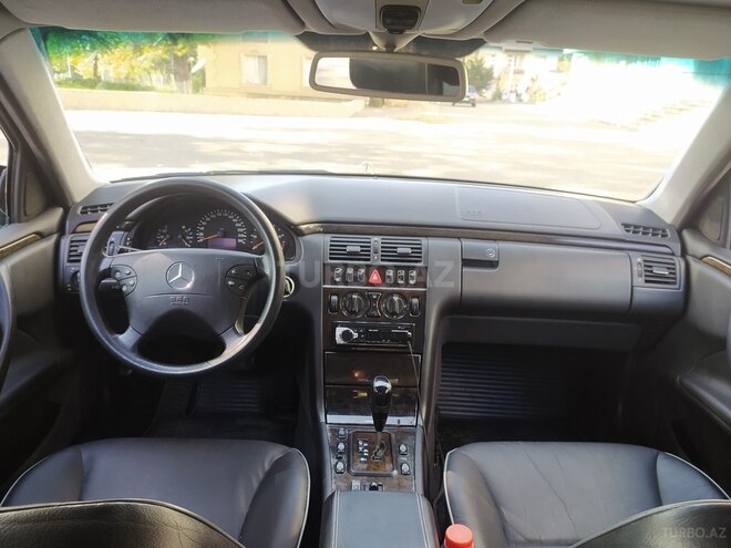 Mercedes E 220 2001, 350,000 km - 2.2 l - İsmayıllı