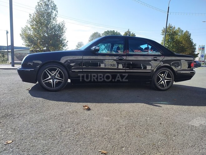 Mercedes E 220 2001, 350,000 km - 2.2 l - İsmayıllı