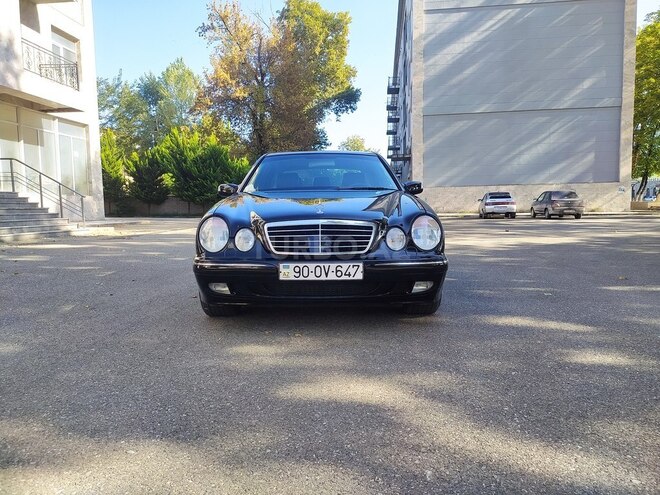 Mercedes E 220 2001, 350,000 km - 2.2 l - İsmayıllı