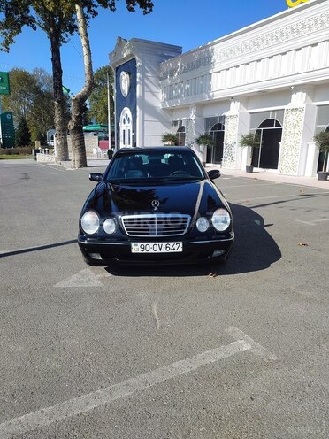 Mercedes E 220 2001, 350,000 km - 2.2 l - İsmayıllı