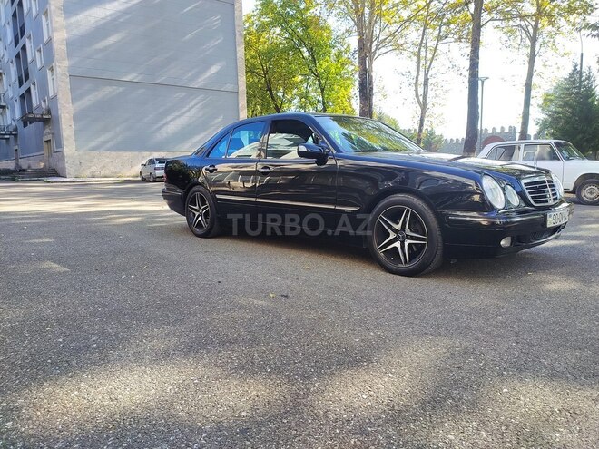 Mercedes E 220 2001, 350,000 km - 2.2 l - İsmayıllı