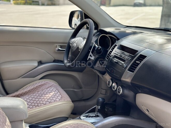 Mitsubishi Outlander 2008, 235,000 km - 3.0 l - Bakı