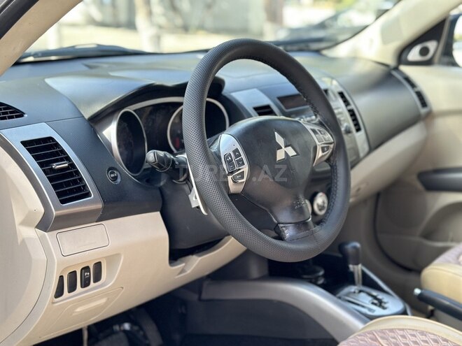 Mitsubishi Outlander 2008, 235,000 km - 3.0 l - Bakı