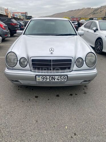 Mercedes E 240 1998, 220,000 km - 2.4 l - Bakı