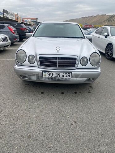 Mercedes E 240 1998, 220,000 km - 2.4 l - Bakı