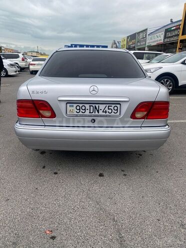 Mercedes E 240 1998, 220,000 km - 2.4 l - Bakı