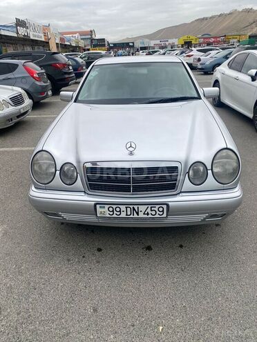 Mercedes E 240 1998, 220,000 km - 2.4 l - Bakı