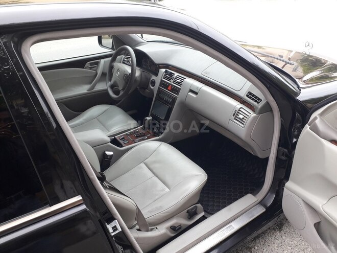 Mercedes E 240 2000, 288,653 km - 2.4 л - Sumqayıt
