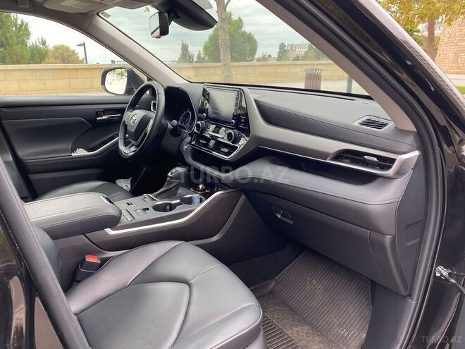 Toyota Highlander 2022, 22,000 km - 2.5 l - Bakı