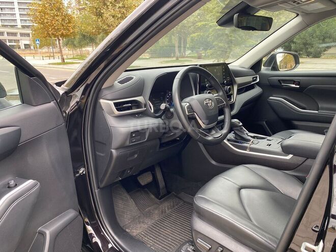 Toyota Highlander 2022, 22,000 km - 2.5 l - Bakı