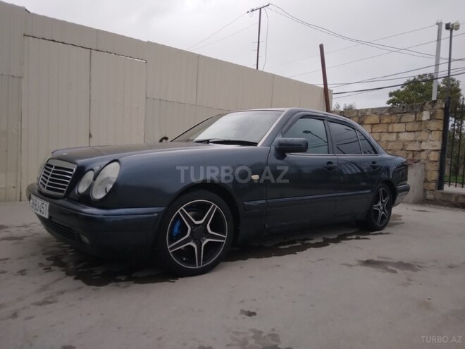 Mercedes E 230 1996, 576,253 km - 2.3 л - Qusar