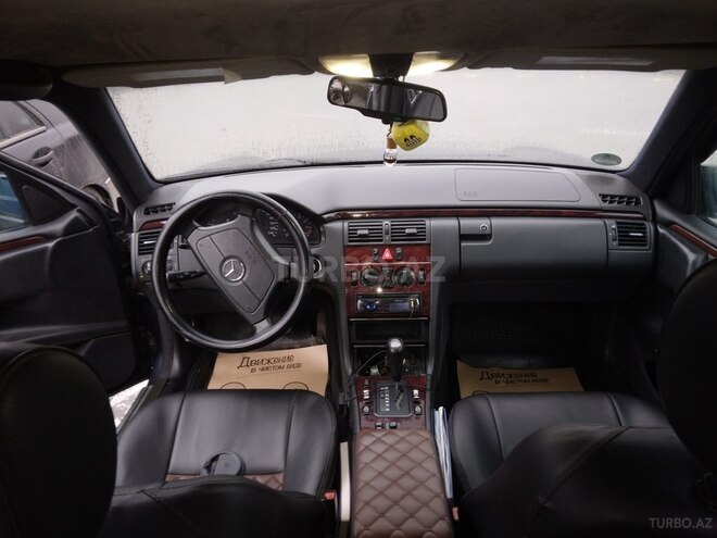 Mercedes E 230 1996, 576,253 km - 2.3 л - Qusar
