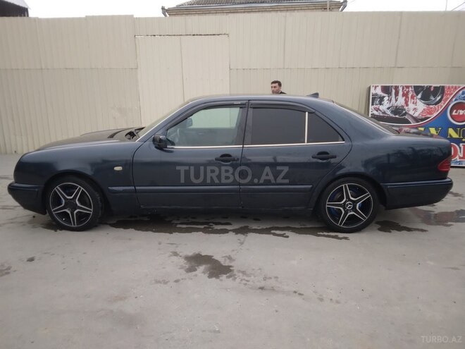 Mercedes E 230 1996, 576,253 km - 2.3 л - Qusar