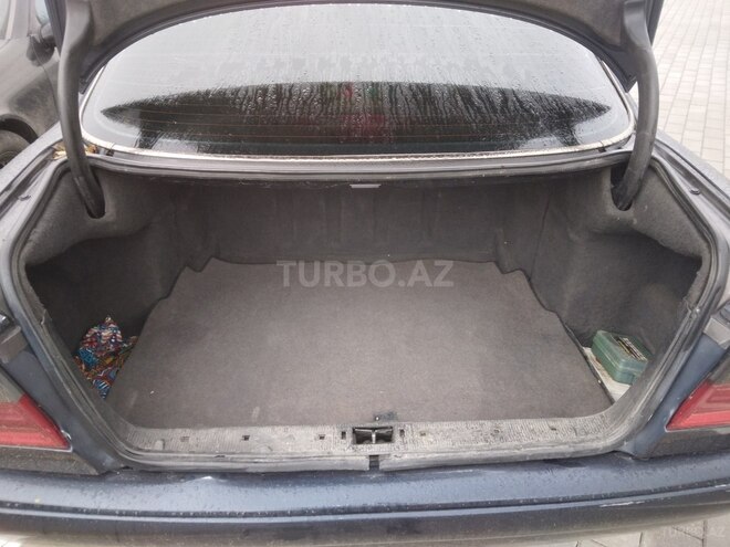 Mercedes E 230 1996, 576,253 km - 2.3 л - Qusar