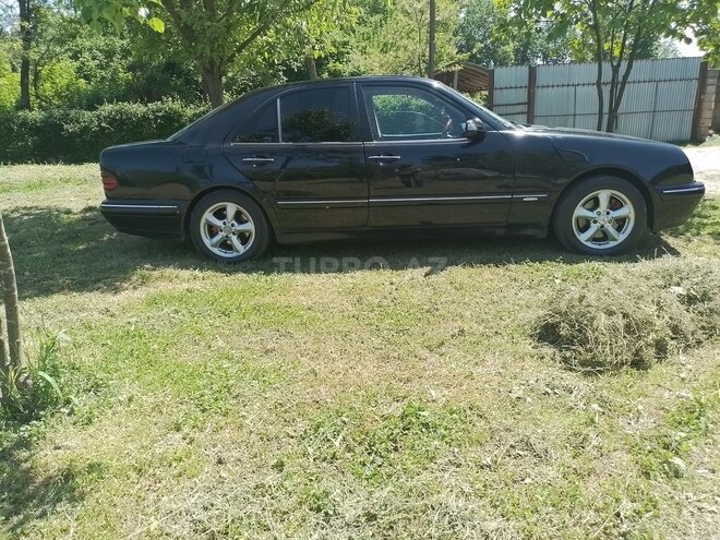 Mercedes E 320 2000, 469,321 km - 3.2 l - Balakən
