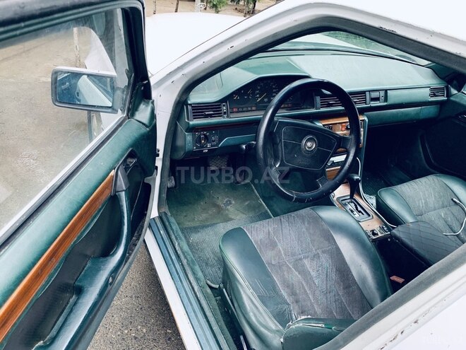 Mercedes E 220 1993, 241,041 km - 2.2 l - Sumqayıt