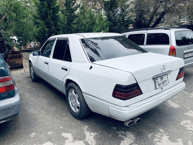 Mercedes E 220 1993, 241,041 km - 2.2 l - Sumqayıt