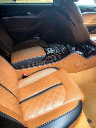 Audi A8 2014, 135,000 km - 4.0 л - Bakı
