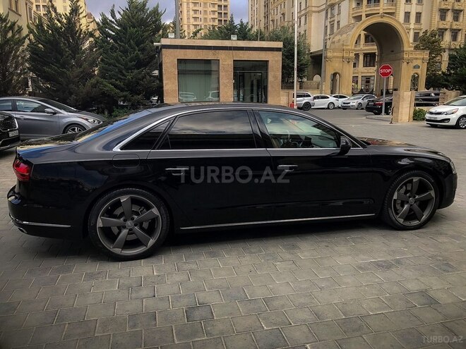 Audi A8 2014, 135,000 km - 4.0 л - Bakı