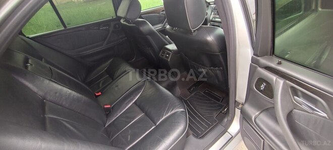 Mercedes E 240 2000, 297,000 km - 2.4 л - Bakı