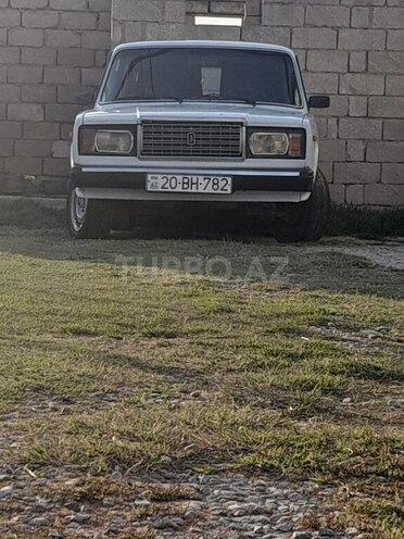 LADA (VAZ) 2107 1990, 174,000 km - 1.6 l - Salyan