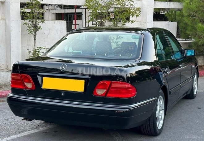 Mercedes E 240 1999, 372,000 km - 2.4 l - Sumqayıt