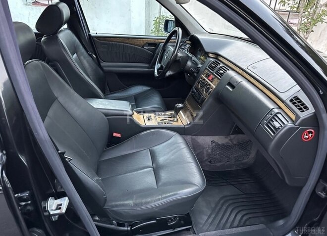 Mercedes E 240 1999, 372,000 km - 2.4 l - Sumqayıt