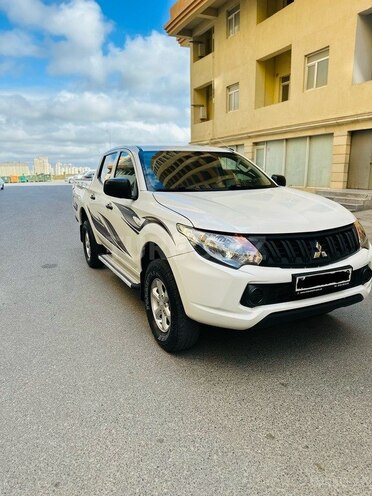 Mitsubishi L200 2016, 168,525 km - 2.4 л - Bakı