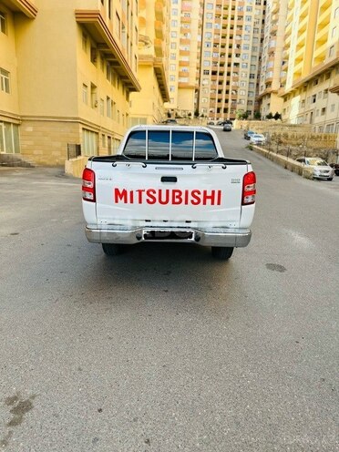 Mitsubishi L200 2016, 168,525 km - 2.4 л - Bakı