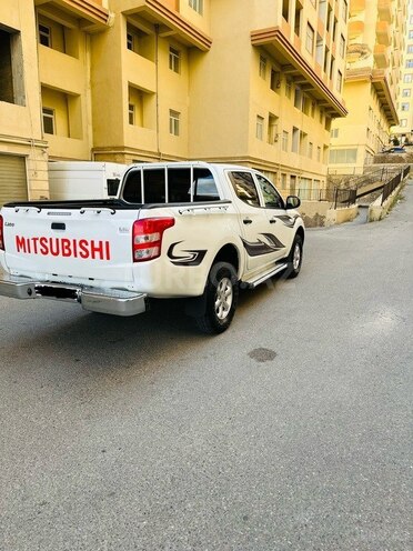 Mitsubishi L200 2016, 168,525 km - 2.4 л - Bakı