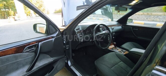 Mercedes E 270 2001, 655,000 km - 2.7 l - Tovuz