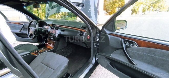 Mercedes E 270 2001, 655,000 km - 2.7 l - Tovuz