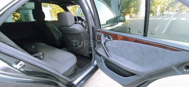Mercedes E 270 2001, 655,000 km - 2.7 l - Tovuz
