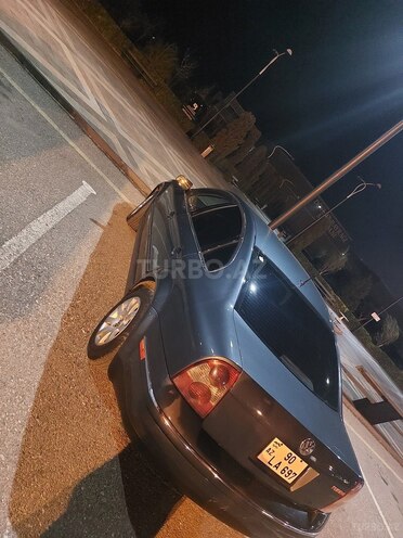 Volkswagen Passat 2003, 400,000 km - 1.8 л - Bakı
